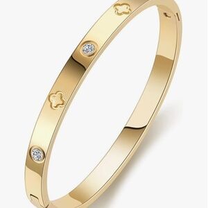 Elegant Gold Bracelet with Crystal Accents